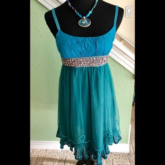 Beautiful dress by Free People in size 8 - Picture 1 of 3